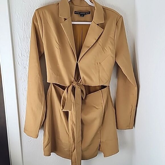 Hyfve-Camel Color Jacket Mini-Dress with Cut-out at Waist, Size Medium - Picture 3 of 13
